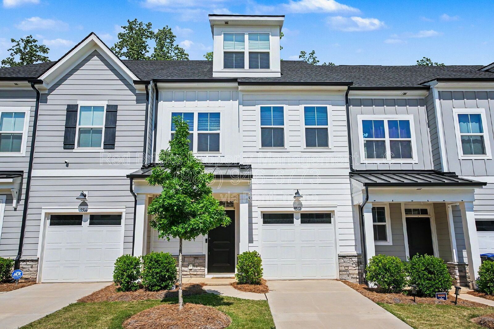 Beautiful 3-Story Townhome Near Davis Lake! property image