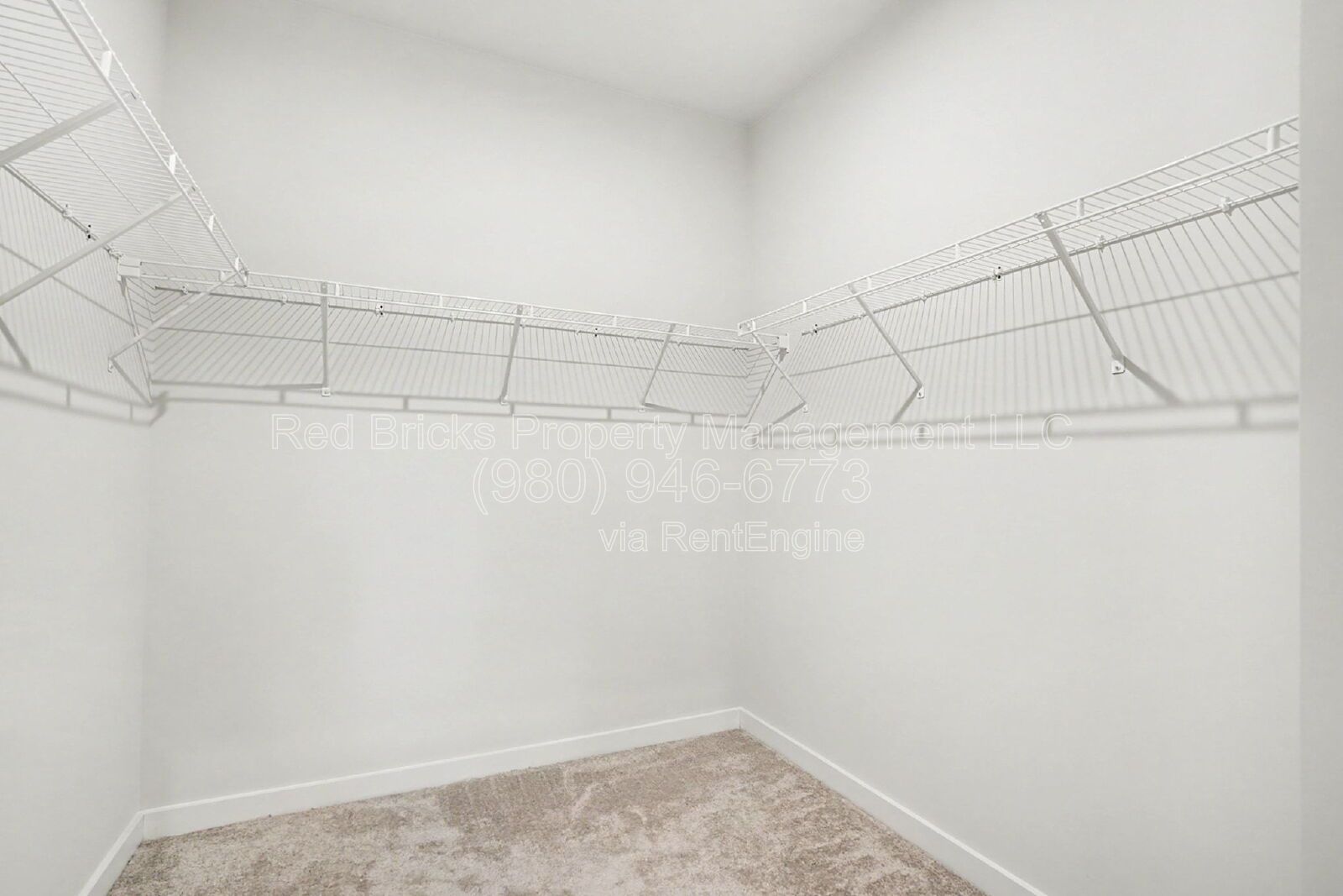 Beautiful 3-Story Townhome Near Davis Lake! property image