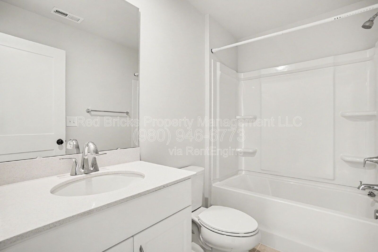 Beautiful 3-Story Townhome Near Davis Lake! property image
