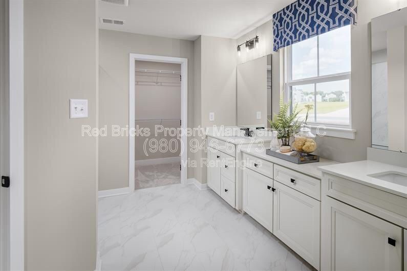 Like-New 5BR Home in Cottage Green – Available July 1st! property image