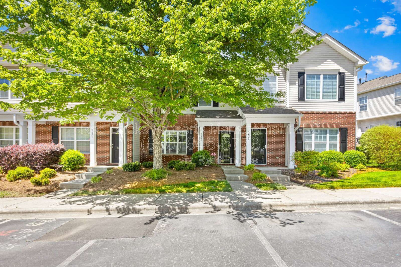 Stylish End-Unit Townhome Near Uptown – Available June 16! property image
