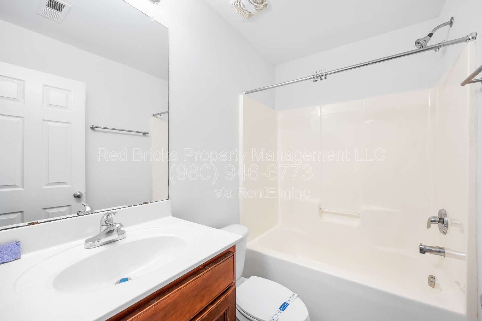 Stylish End-Unit Townhome Near Uptown – Available June 16! property image