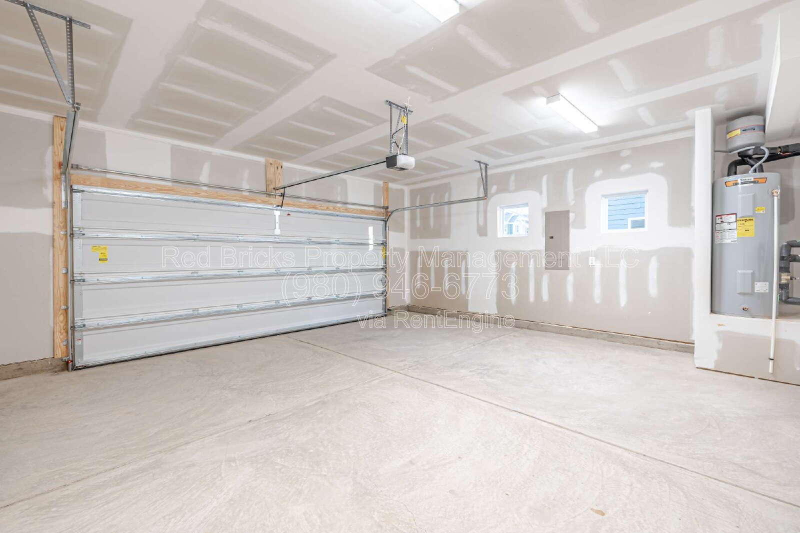 Like-New End-Unit Townhome | 3BR, 2-Car Garage | Available May 15 property image