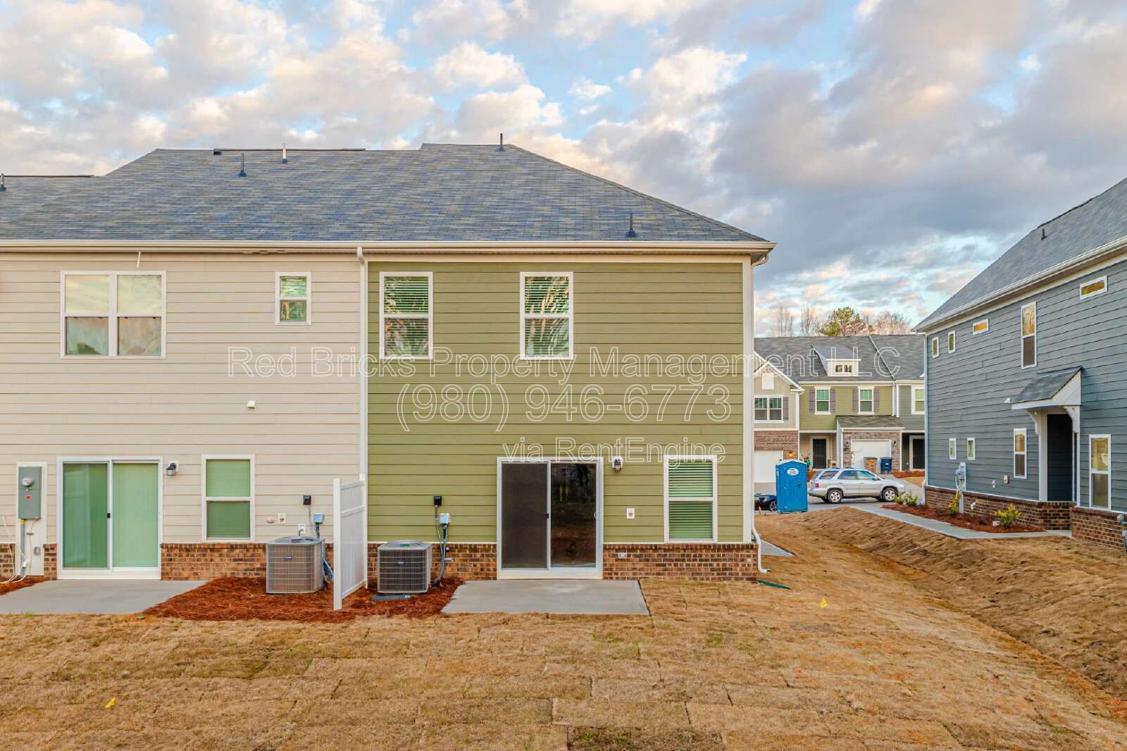 Like-New End-Unit Townhome | 3BR, 2-Car Garage | Available May 15 property image