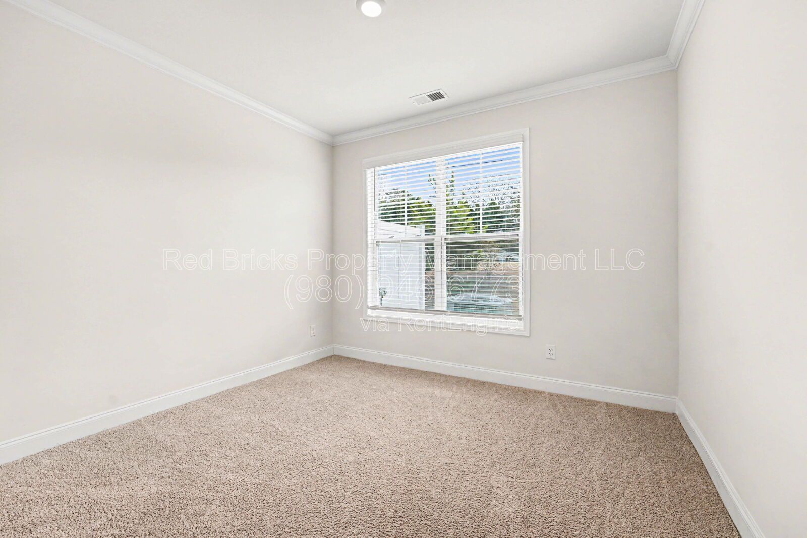 Like-New 4BR Townhome in Blackstone Bay – Available Now! property image
