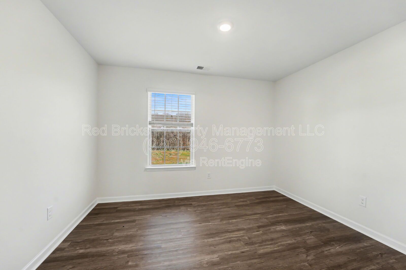 Like-New 3BR Home in Sherrills Stream – Move-In Ready! property image