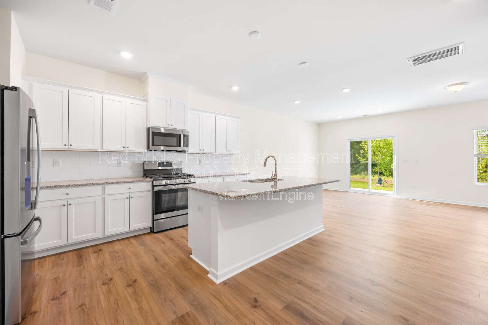 Modern Like-New 3BR Townhome in Secrest Landing! property image