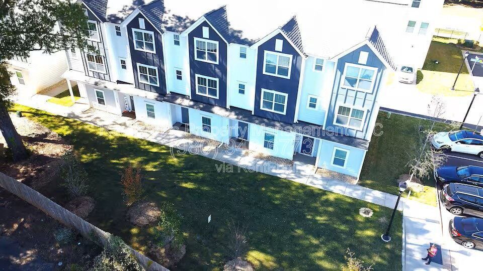 Modern 3-Story End Unit Near Uptown – Like New & Move-In Ready! property image
