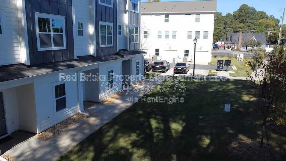 Modern 3-Story End Unit Near Uptown – Like New & Move-In Ready! property image