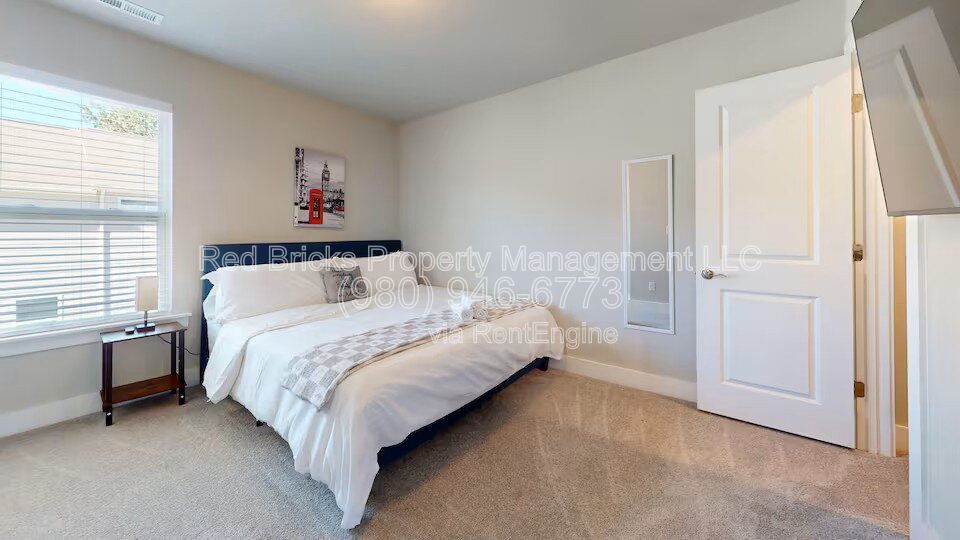 Modern 3-Story End Unit Near Uptown – Like New & Move-In Ready! property image