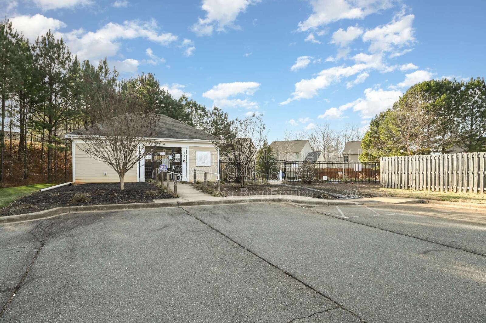 Like-New 4BR Home with Fire Pit in Dutchmans Ridge! property image