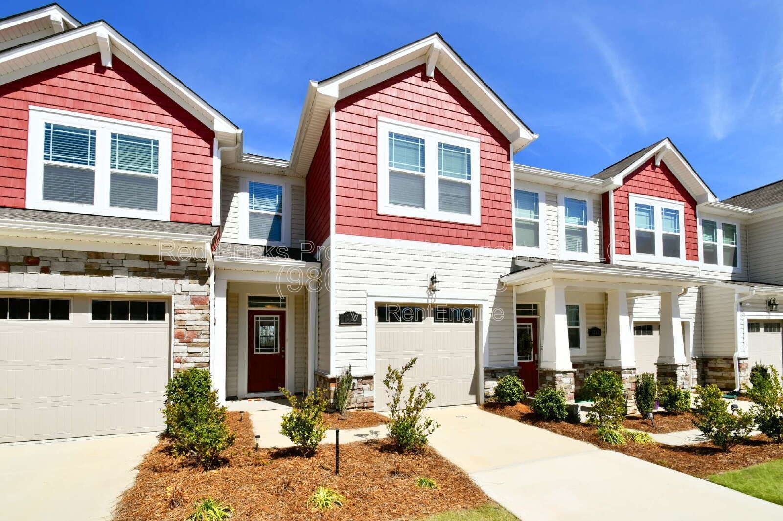 Like-New 2-Story Townhome Near UNCC – Prime Location & Modern Comfort! property image