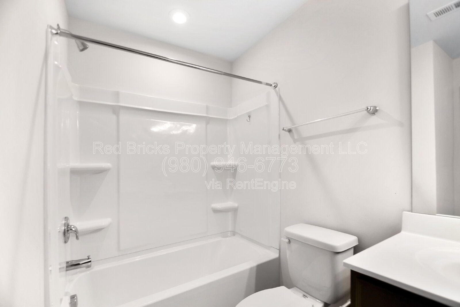 Like-New 2-Story Townhome Near UNCC – Prime Location & Modern Comfort! property image