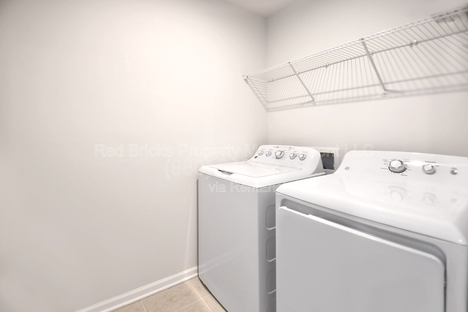 Like-New 2-Story Townhome Near UNCC – Prime Location & Modern Comfort! property image
