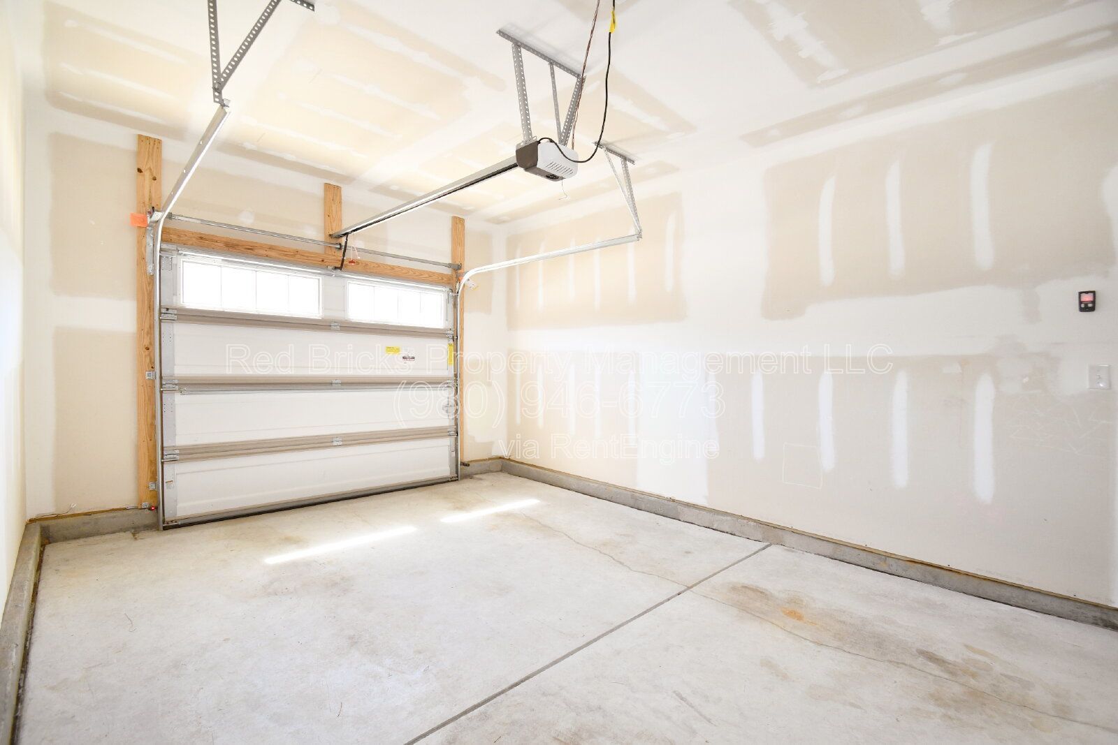 Like-New 2-Story Townhome Near UNCC – Prime Location & Modern Comfort! property image