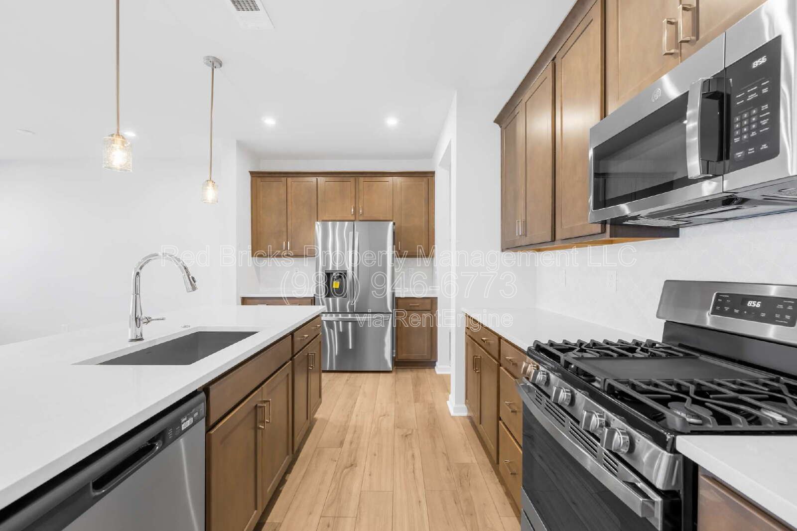 Stylish 2-Story Townhome with Loft & 2-Car Garage! property image
