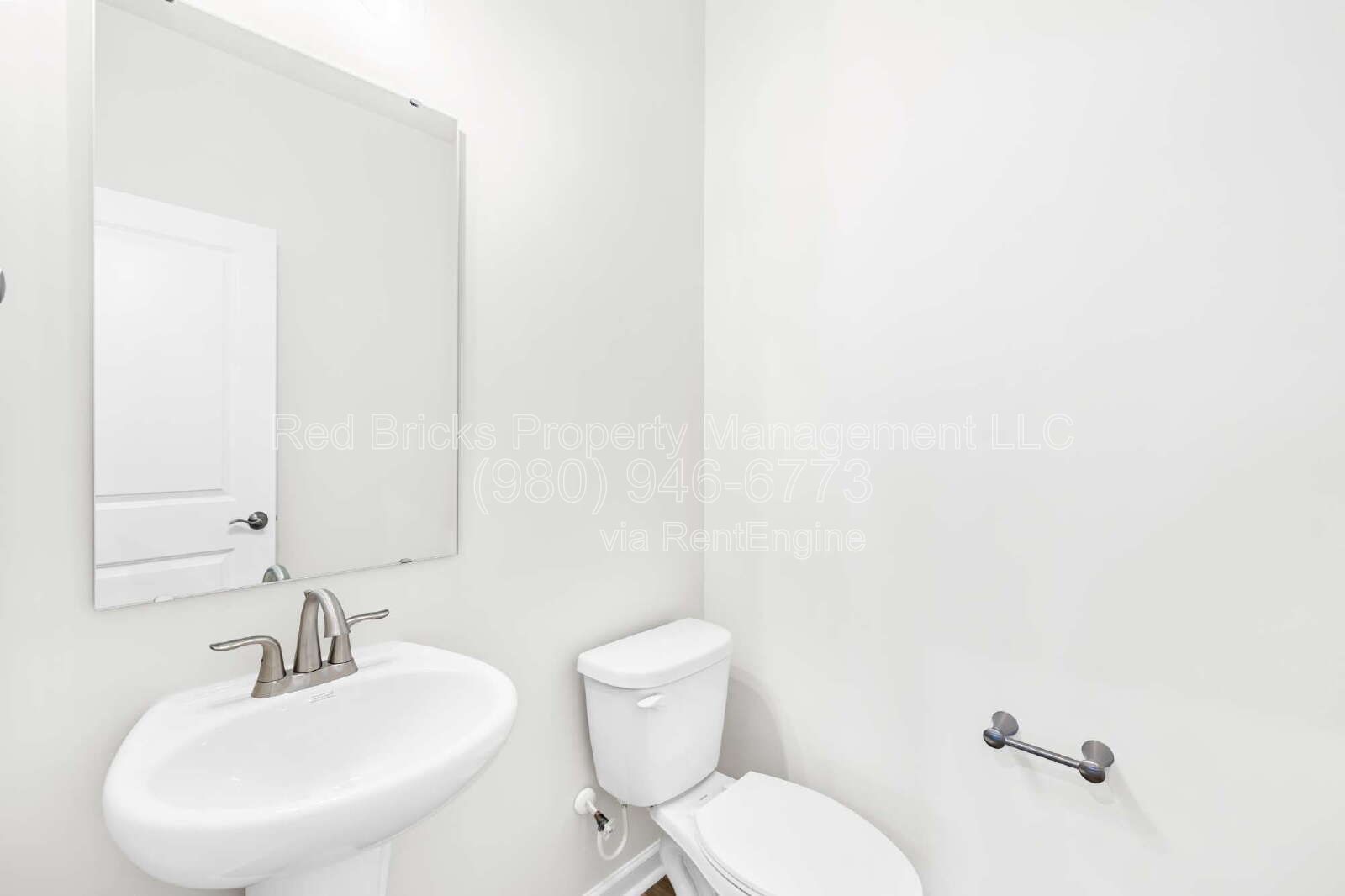 Stylish 2-Story Townhome with Loft & 2-Car Garage! property image