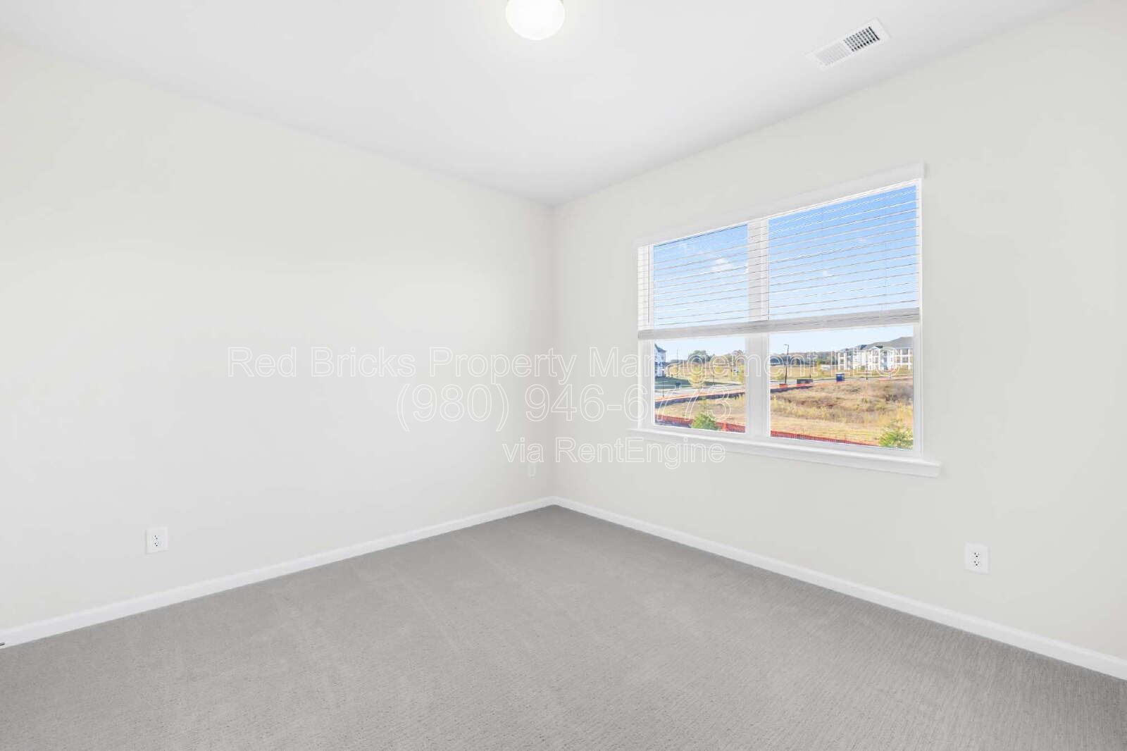 Stylish 2-Story Townhome with Loft & 2-Car Garage! property image