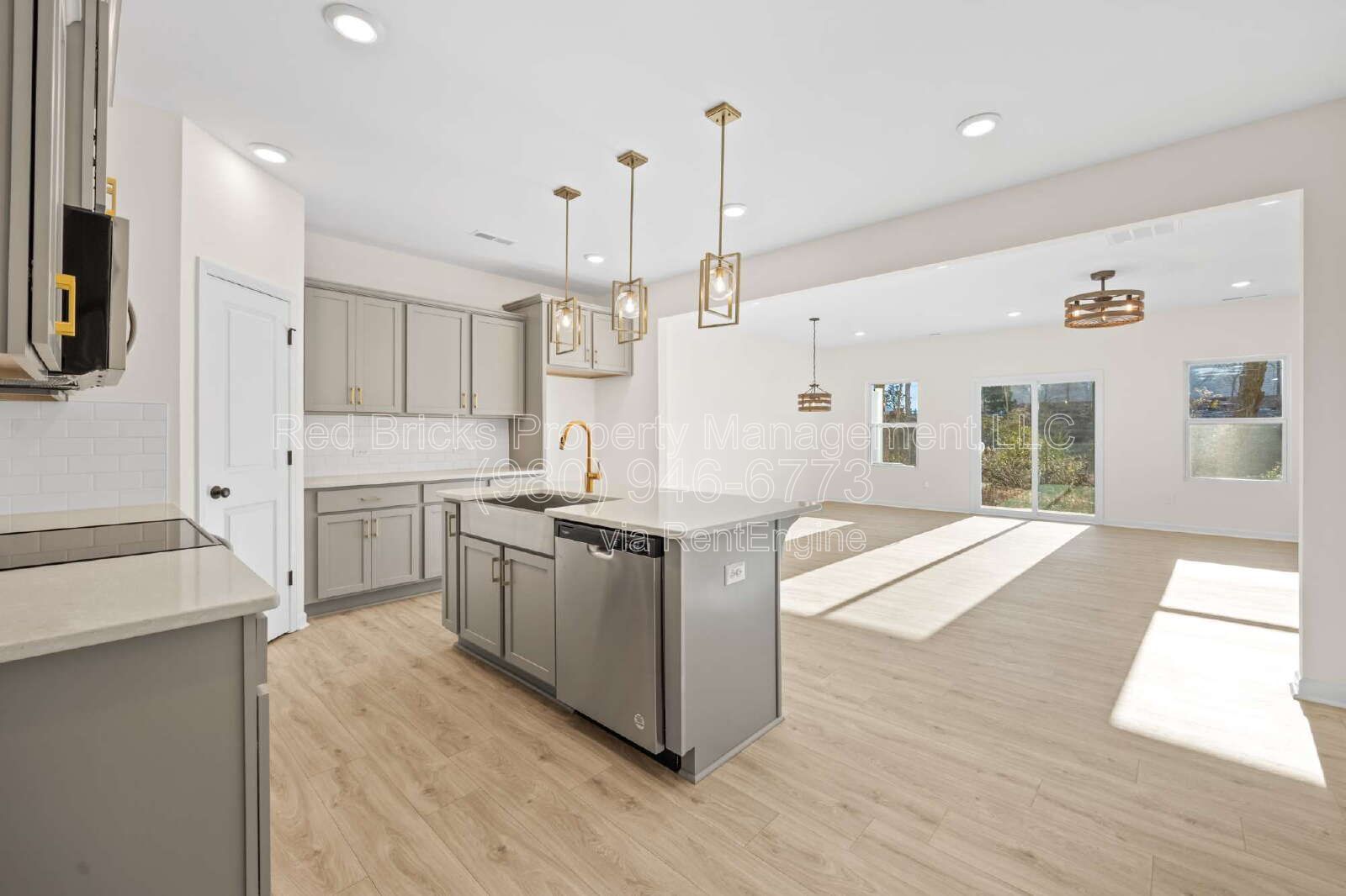 Like-New 3BR Townhome with Modern Finishes & Prime Location – Available June 16! property image
