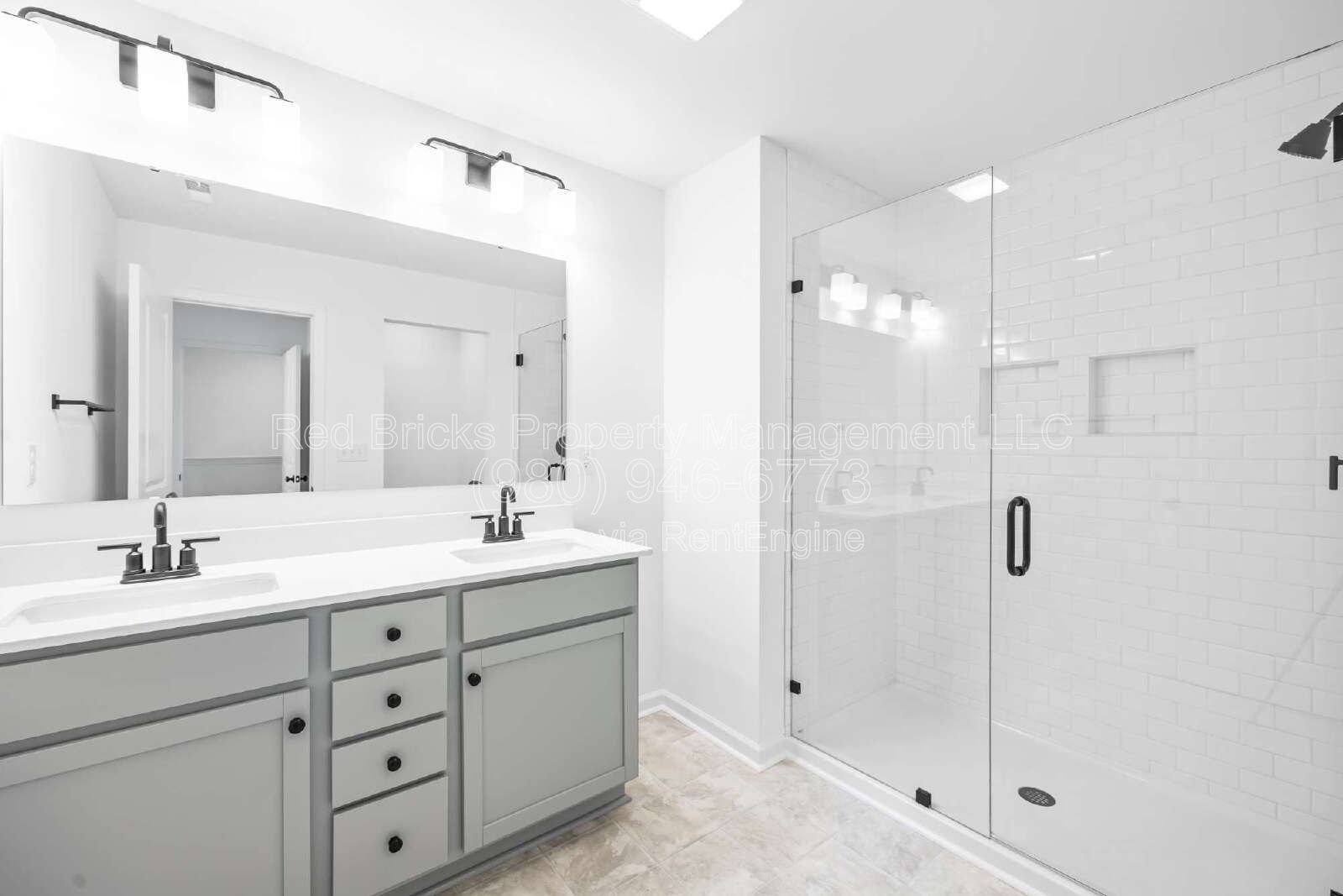 Like-New 3BR Townhome with Modern Finishes & Prime Location – Available June 16! property image