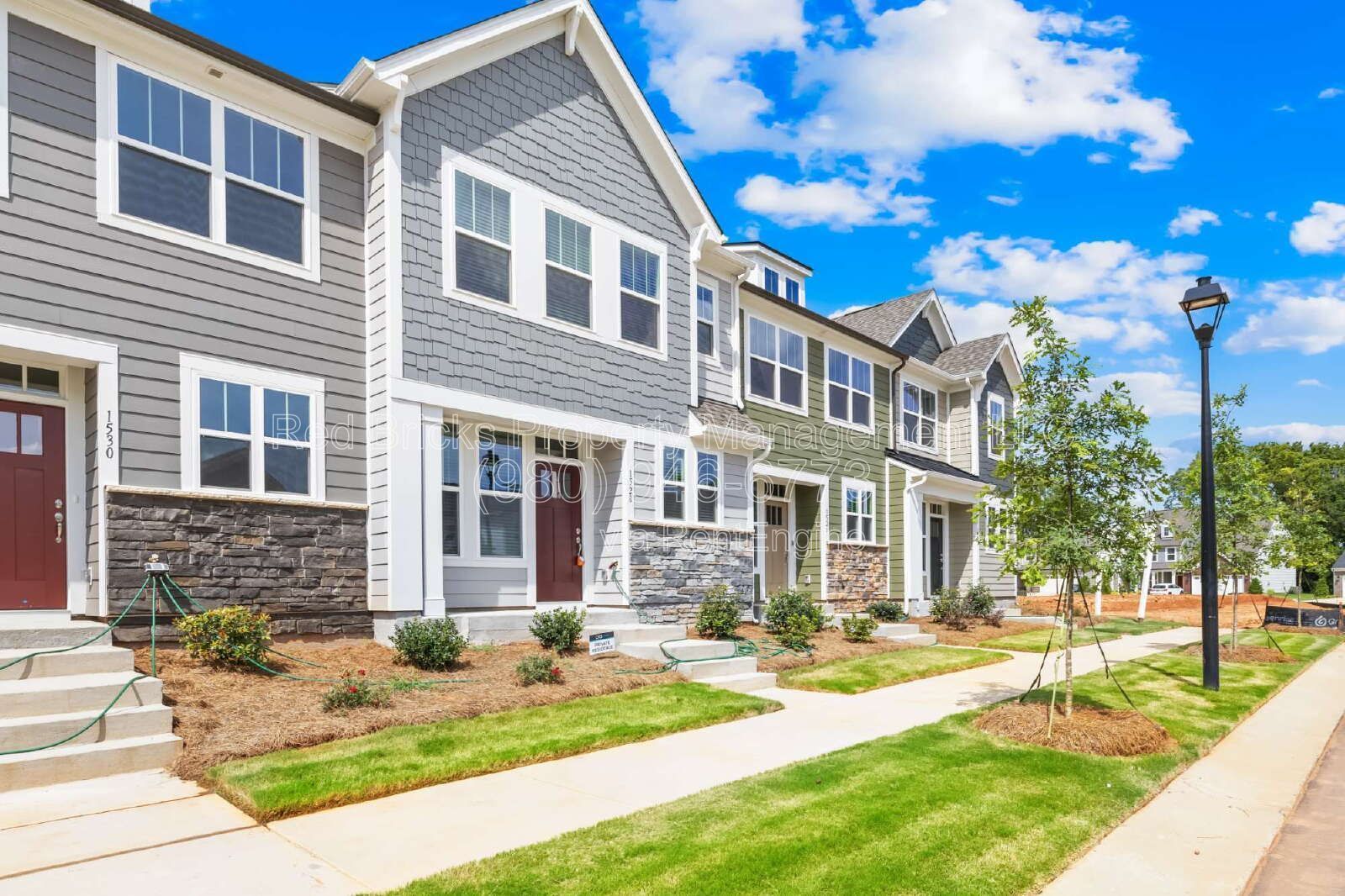 Like-New 3BR Townhome in Smith Farm – Available May 15! property image