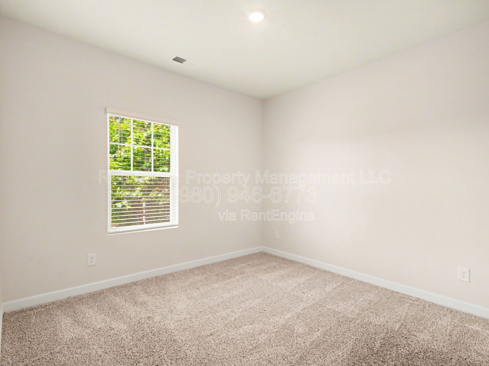 Modern 4BR City Park Townhome with Garage & Deck – Move-In Ready! property image