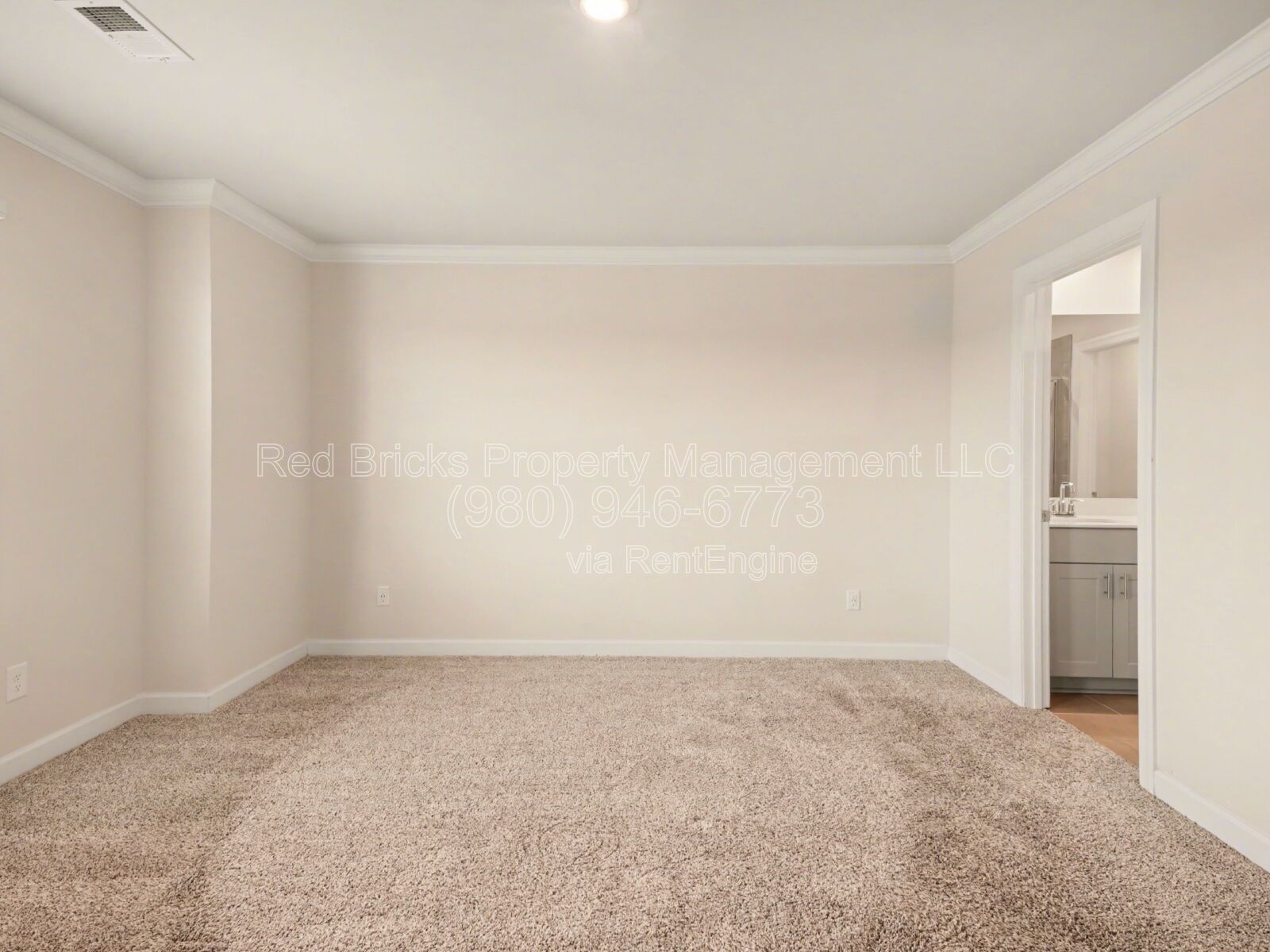 Modern 4BR City Park Townhome with Garage & Deck – Move-In Ready! property image