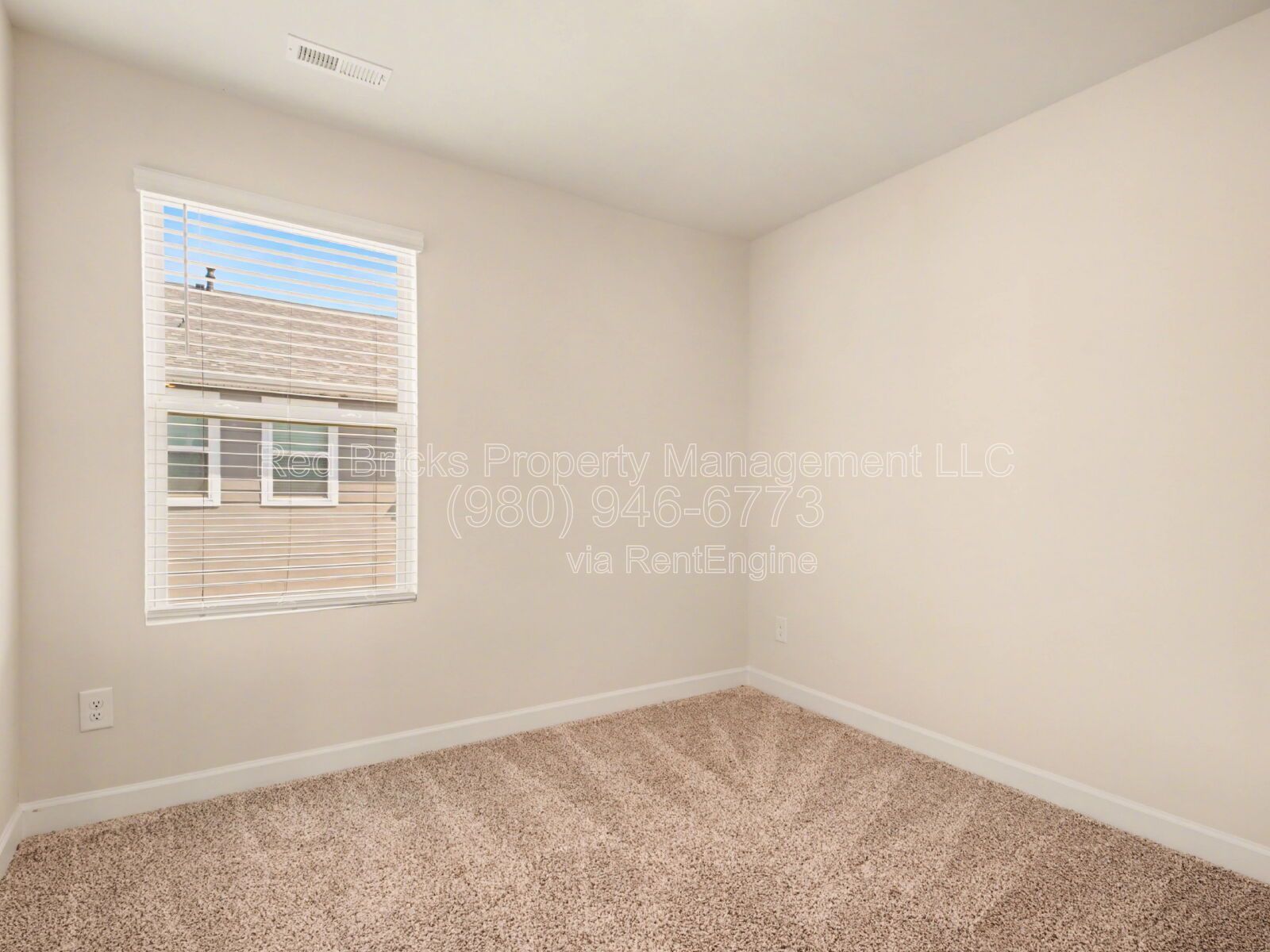 Modern 4BR City Park Townhome with Garage & Deck – Move-In Ready! property image