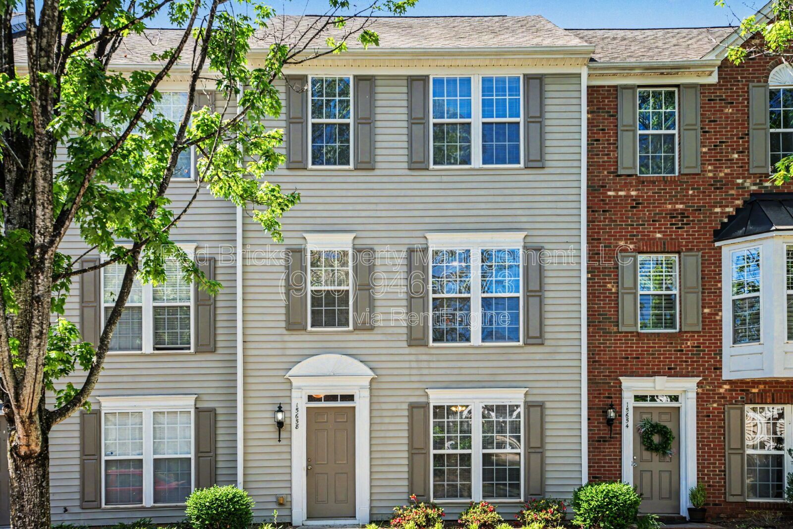 Stylish 3-Story Kingsley Townhome – Modern Upgrades & Move-In Ready! property image