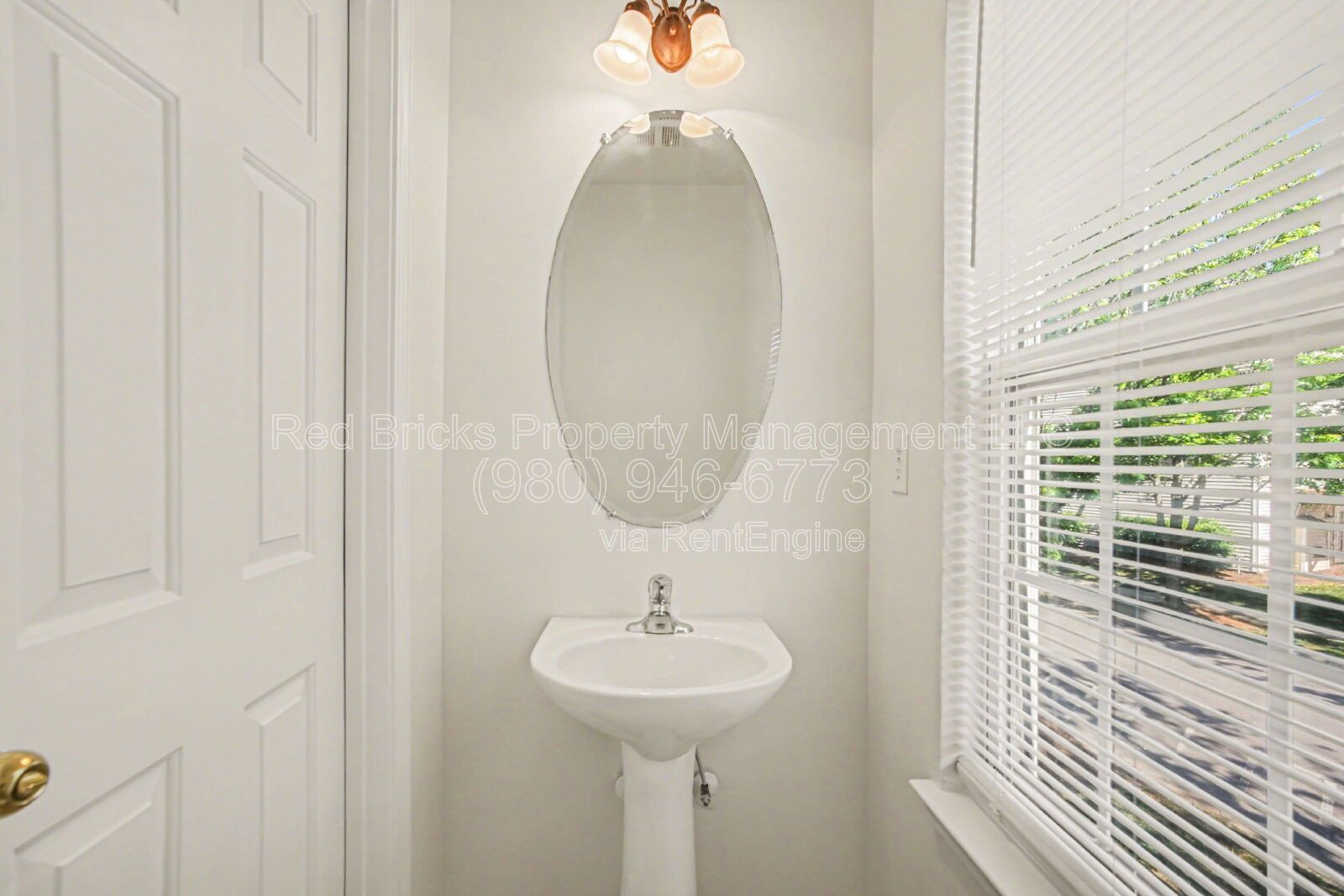 Stylish 3-Story Kingsley Townhome – Modern Upgrades & Move-In Ready! property image