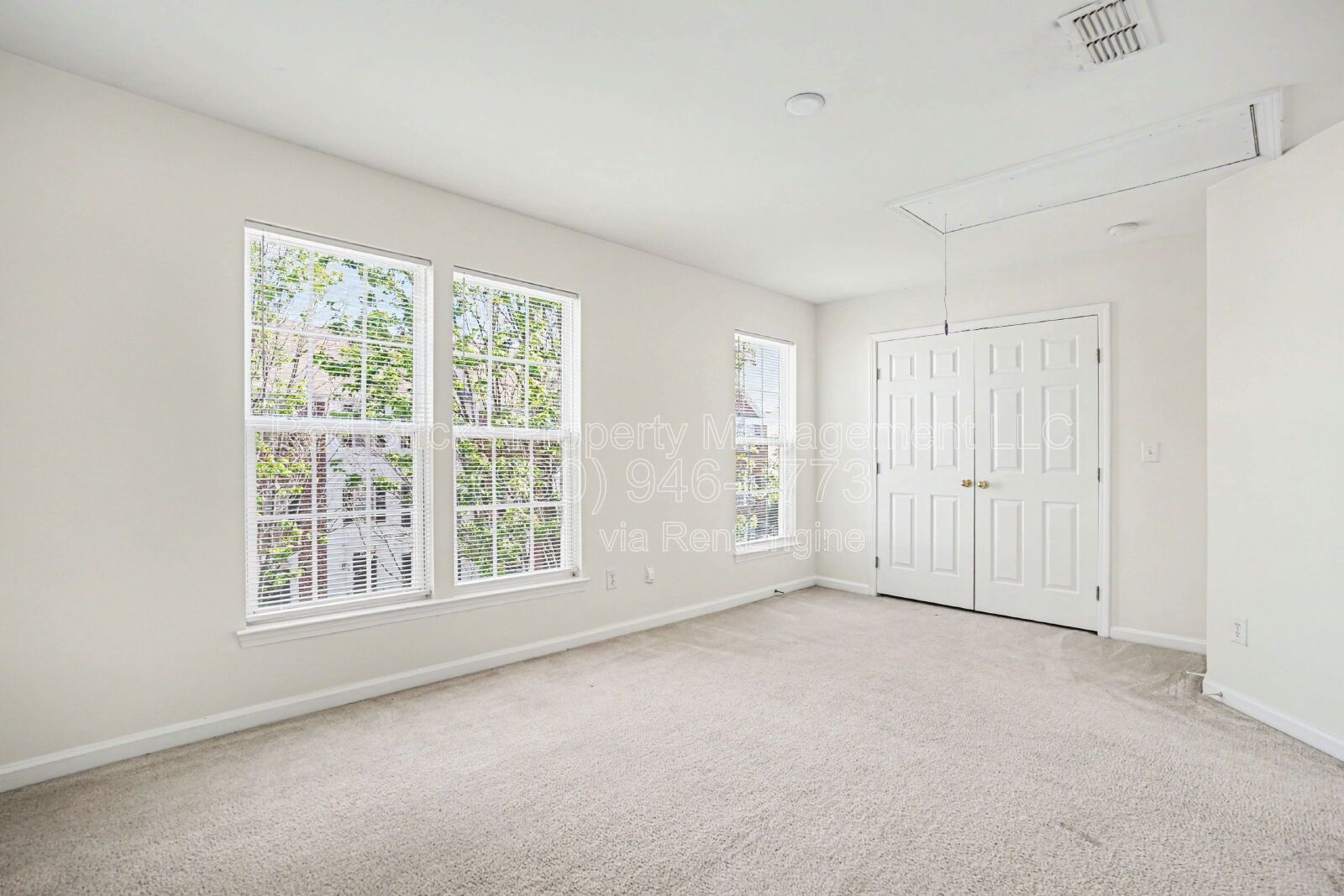 Stylish 3-Story Kingsley Townhome – Modern Upgrades & Move-In Ready! property image