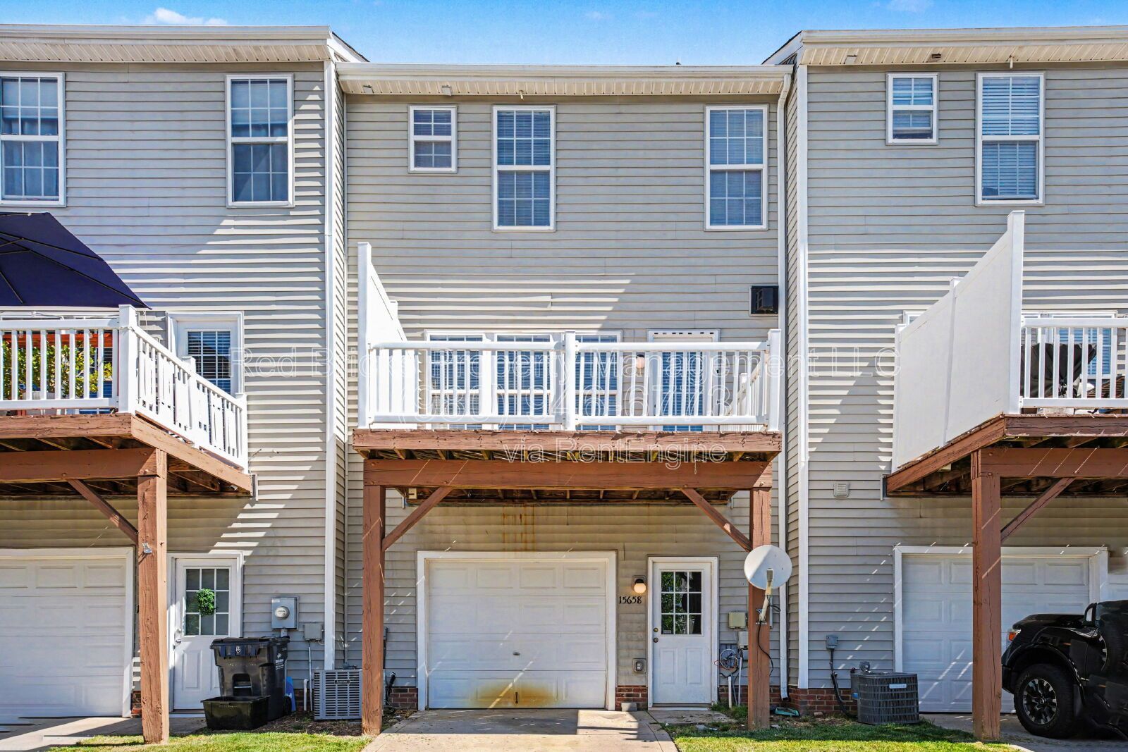 Stylish 3-Story Kingsley Townhome – Modern Upgrades & Move-In Ready! property image
