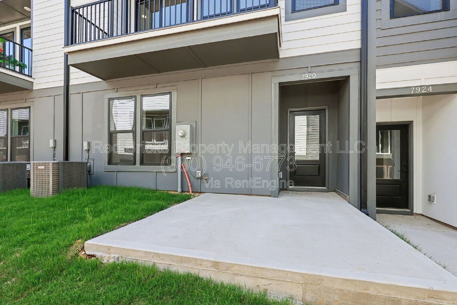 Like-New 4BR Townhome with Garage, Deck & Modern Finishes – Prime Location! property image