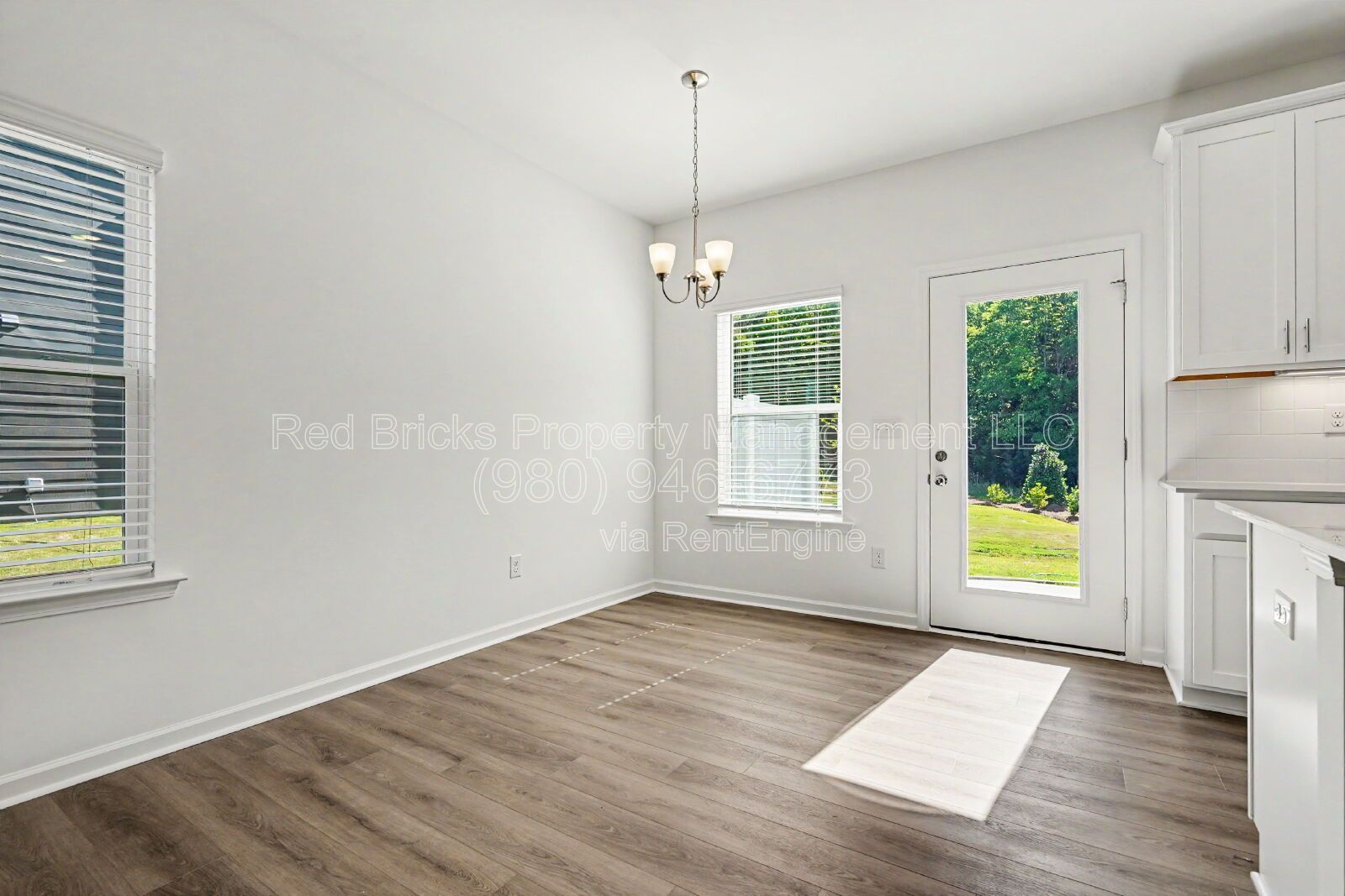 Modern End-Unit Townhome in Mallard Park – Move-In Ready! property image